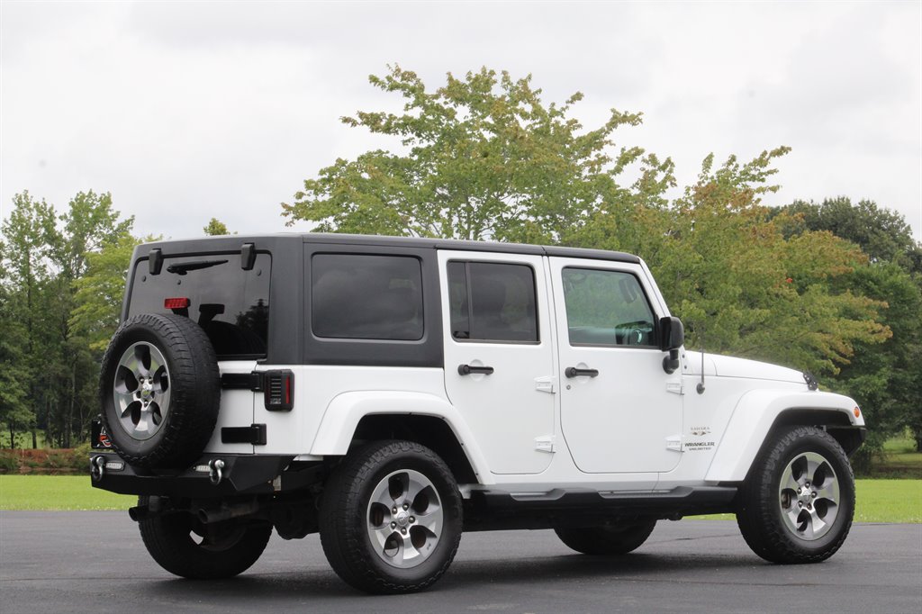 2016 Jeep Wrangler Unlimited Sahara photo