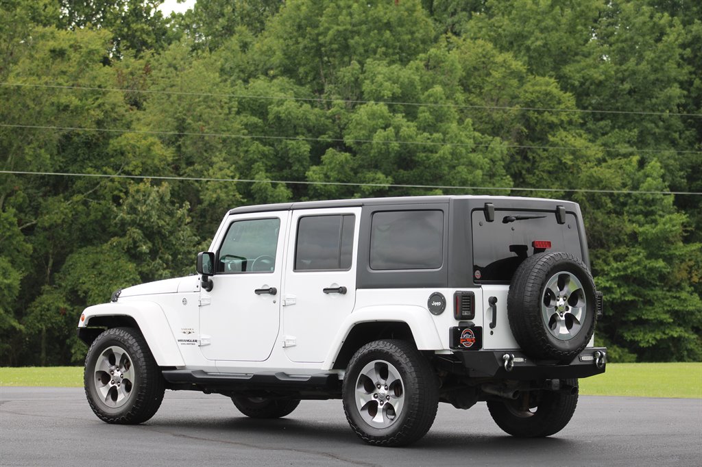 2016 Jeep Wrangler Unlimited Sahara photo