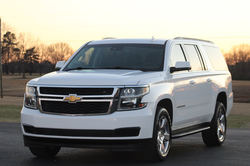 2020 Chevrolet Suburban 1500 LT photo