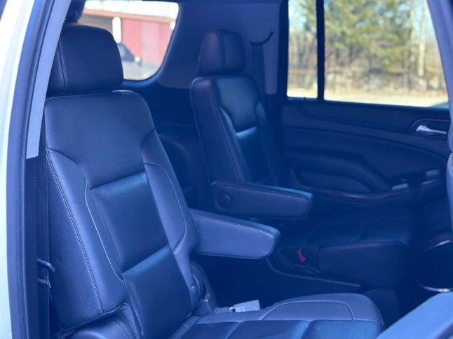 2020 Chevrolet Suburban 1500 LT photo
