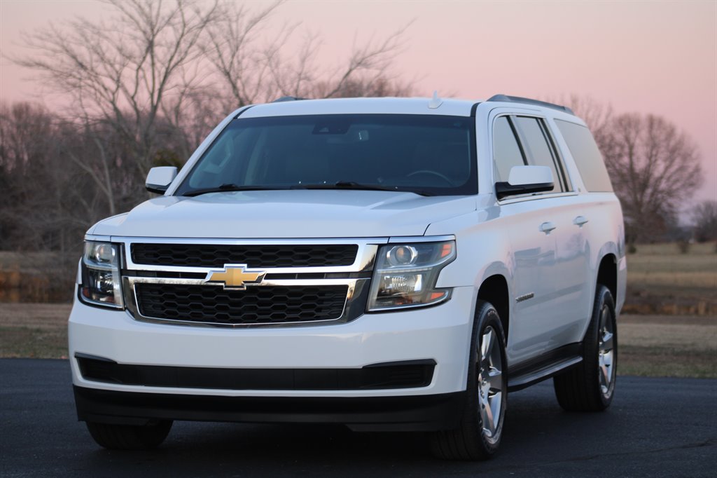 2020 Chevrolet Suburban 1500 LT photo