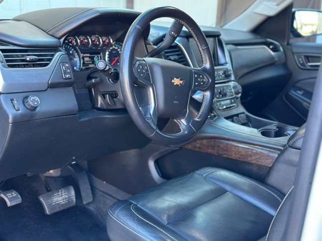 2020 Chevrolet Suburban 1500 LT photo