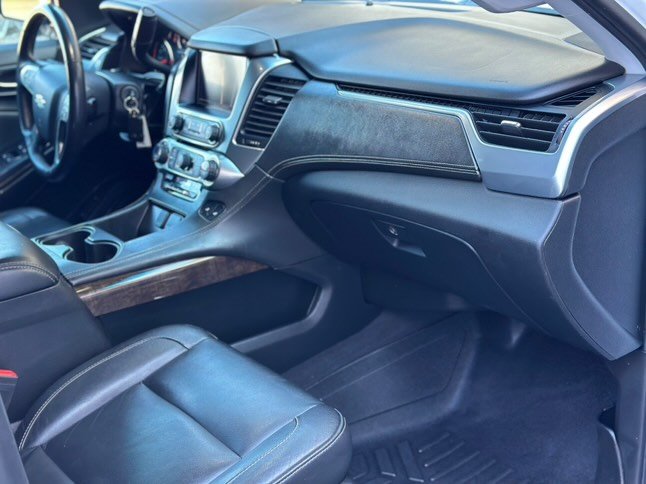 2020 Chevrolet Suburban 1500 LT photo