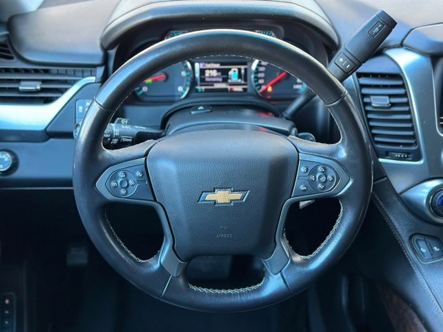 2020 Chevrolet Suburban 1500 LT photo