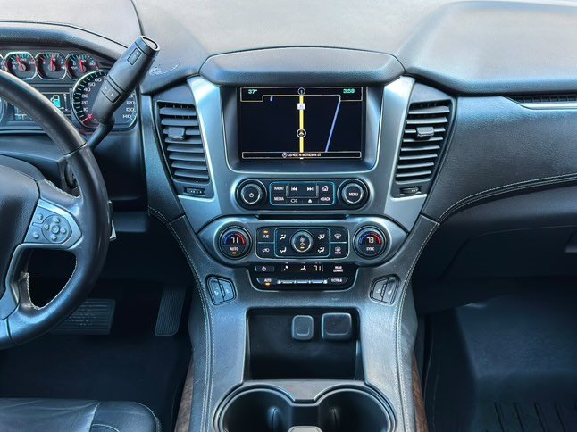 2020 Chevrolet Suburban 1500 LT photo