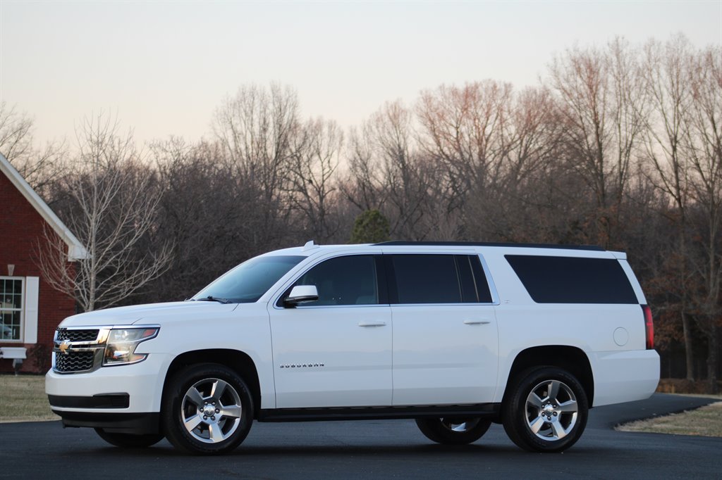 2020 Chevrolet Suburban 1500 LT photo
