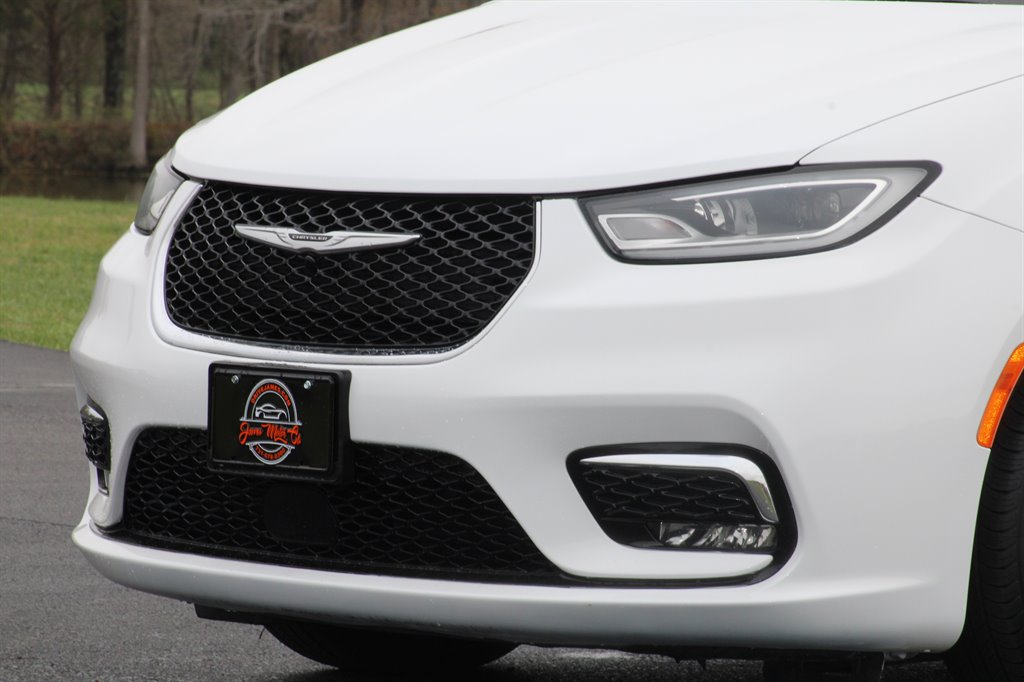 2022 Chrysler Pacifica Touring L photo