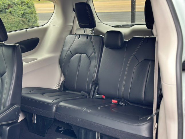 2022 Chrysler Pacifica Touring L photo