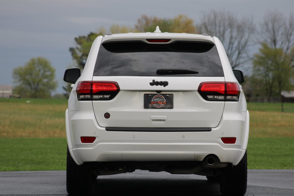 2019 Jeep Grand Cherokee Altitude  photo