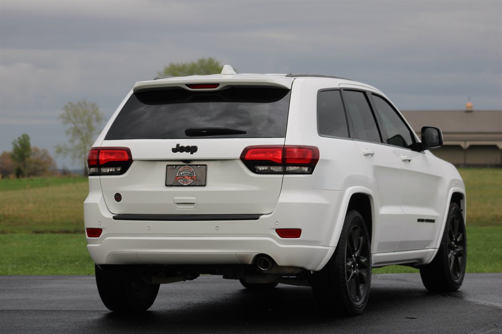 2019 Jeep Grand Cherokee Altitude  photo