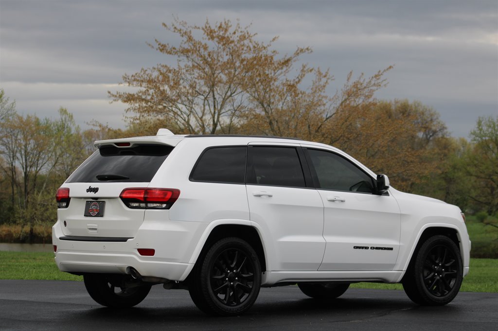2019 Jeep Grand Cherokee Altitude  photo
