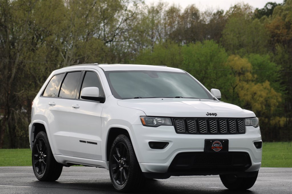 2019 Jeep Grand Cherokee Altitude  photo