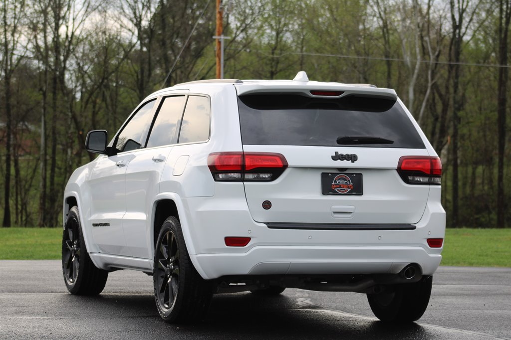 2019 Jeep Grand Cherokee Altitude  photo