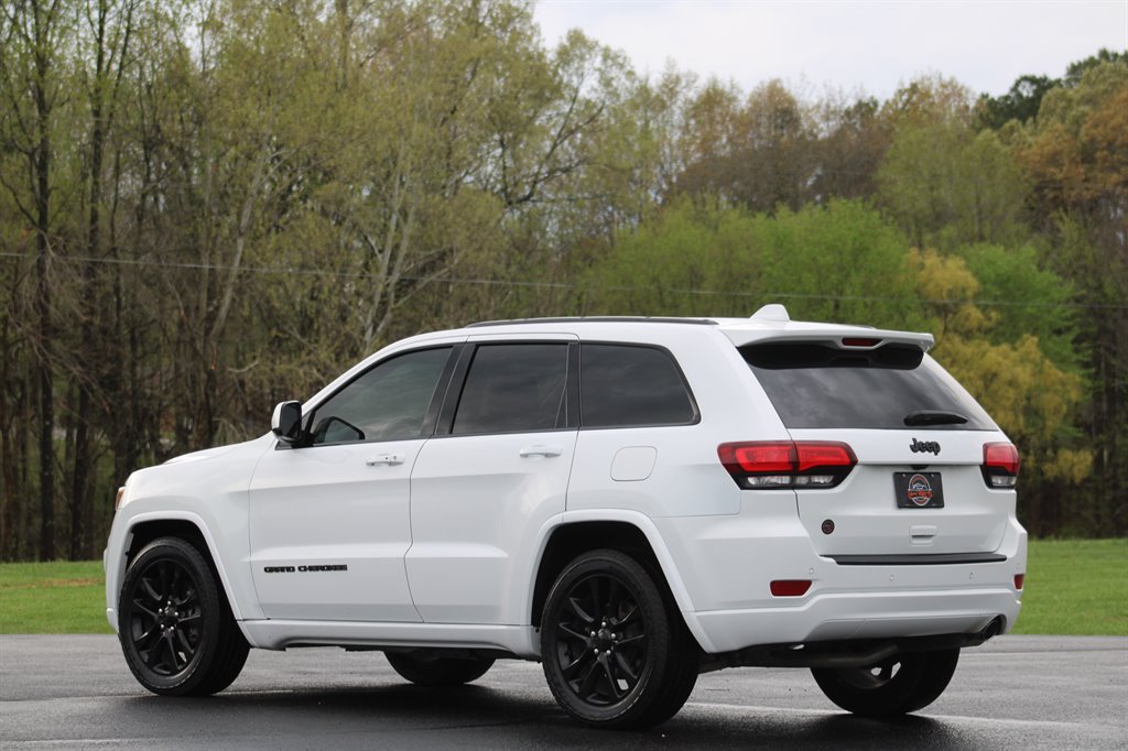 2019 Jeep Grand Cherokee Altitude  photo