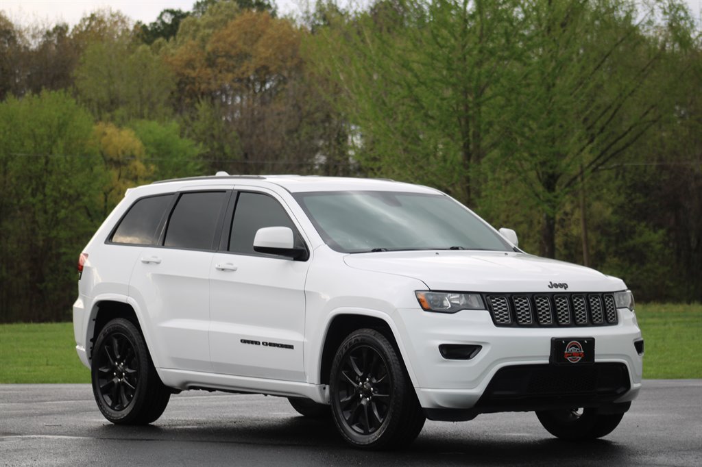 2019 Jeep Grand Cherokee Altitude  photo
