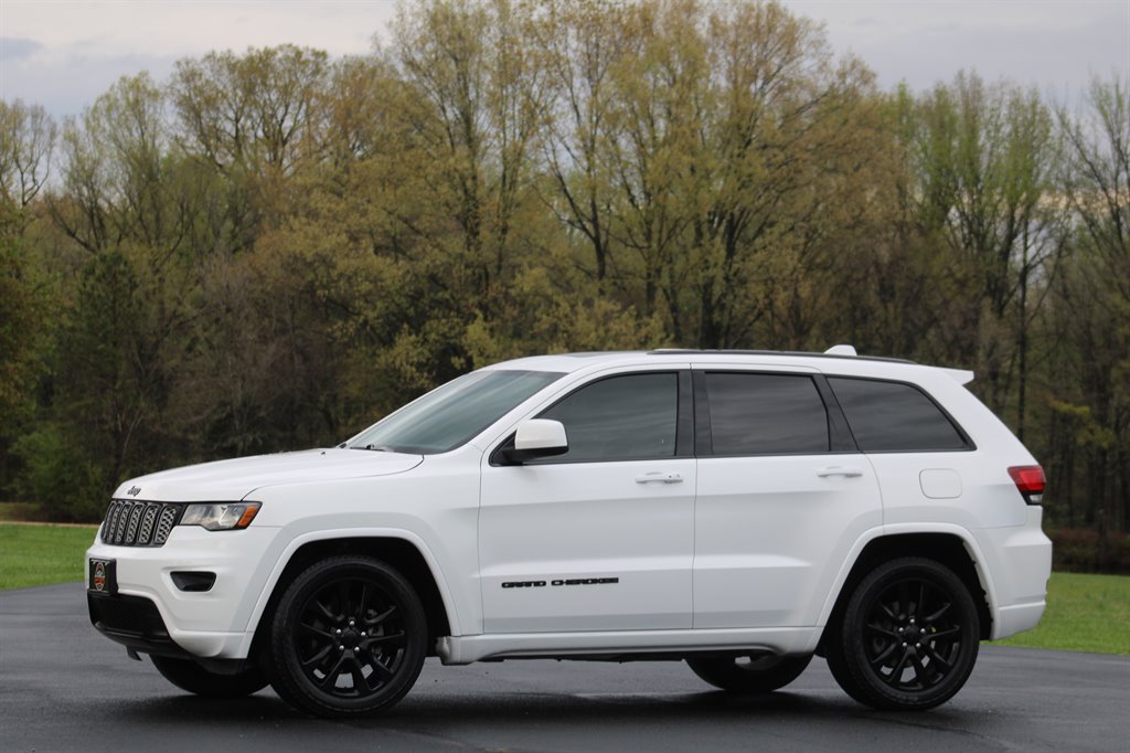 2019 Jeep Grand Cherokee Altitude  photo