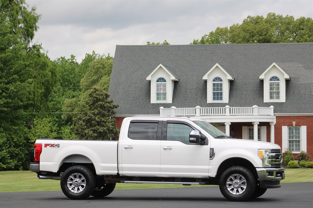 2017 Ford F250sd Lariat photo