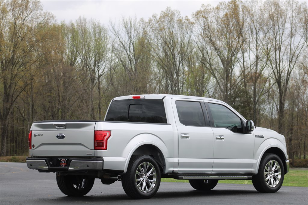 2015 Ford F150 Lariat photo
