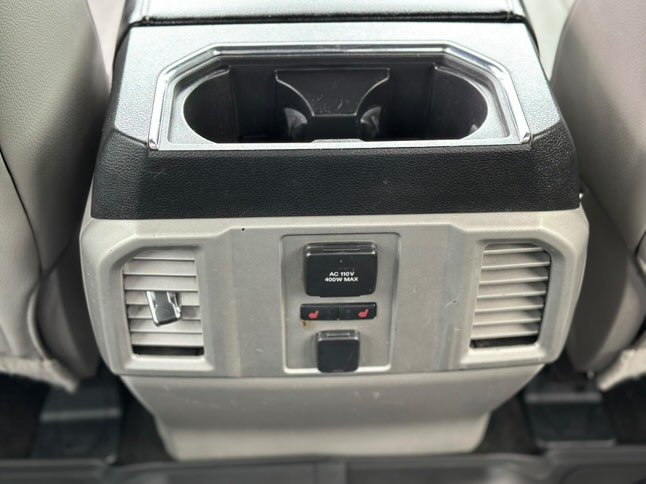 2015 Ford F150 Lariat photo