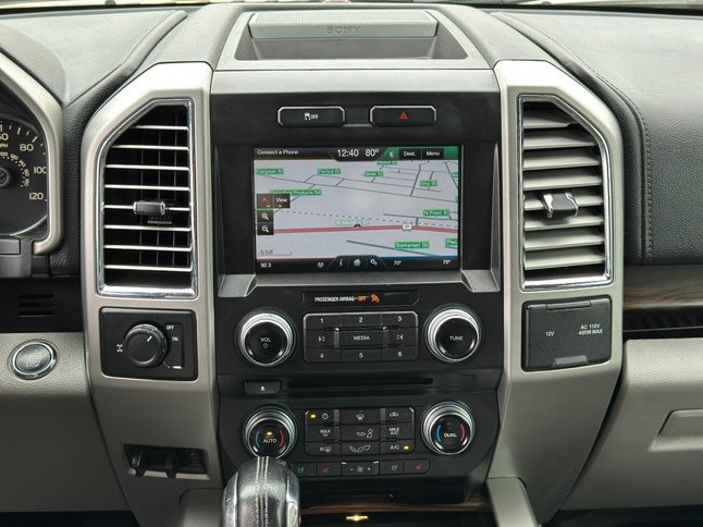 2015 Ford F150 Lariat photo