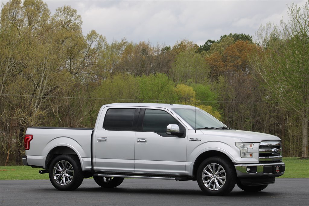 2015 Ford F150 Lariat photo