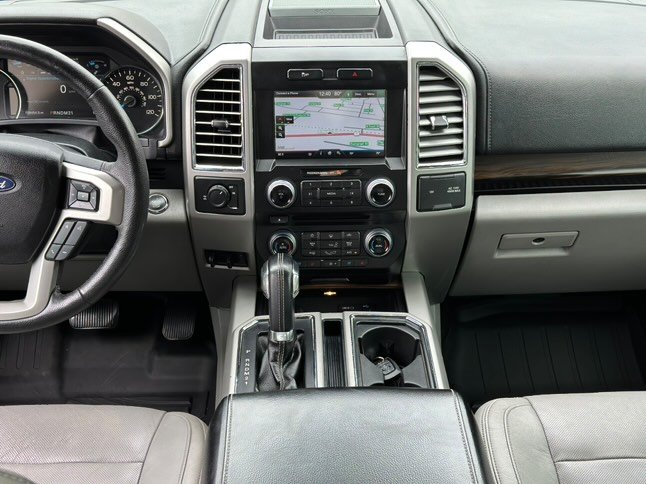 2015 Ford F150 Lariat photo