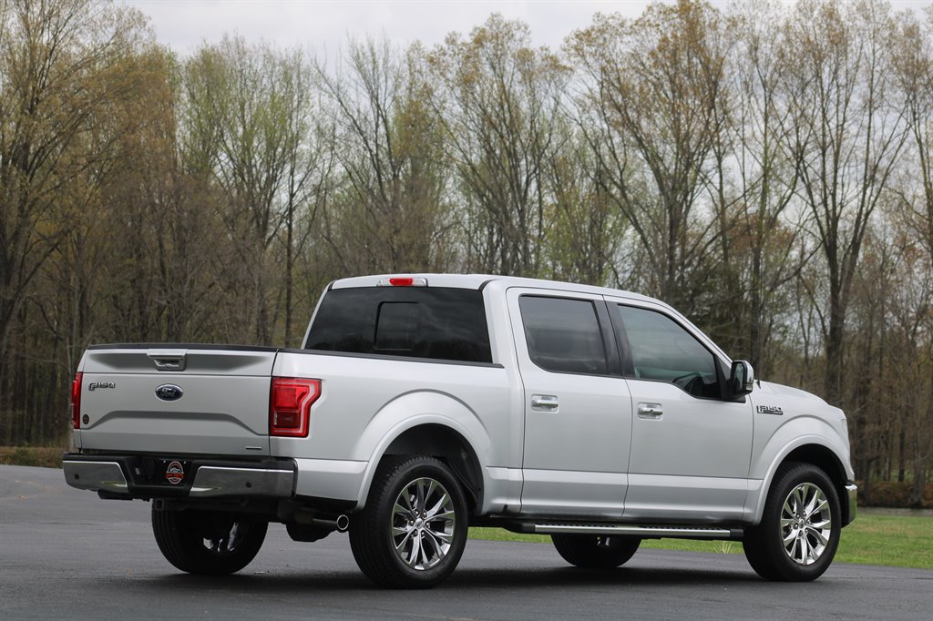 2015 Ford F150 Lariat photo