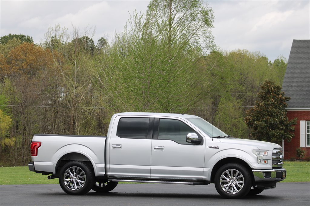 2015 Ford F150 Lariat photo