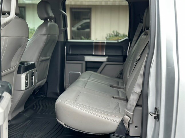 2015 Ford F150 Lariat photo