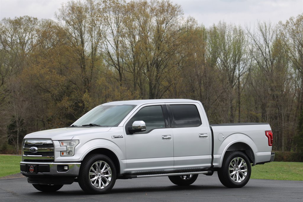 2015 Ford F150 Lariat photo