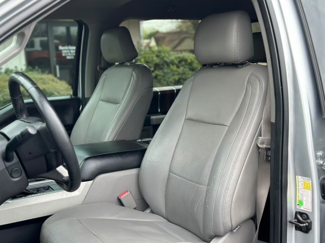 2015 Ford F150 Lariat photo