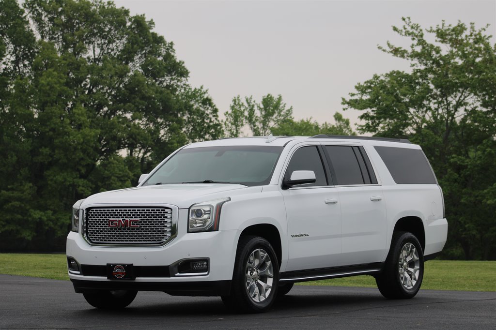 2016 GMC Yukon XL 1500 SLE photo