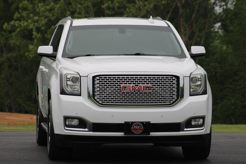 2016 GMC Yukon XL 1500 SLE photo
