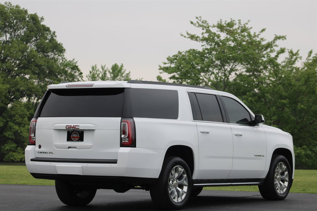 2016 GMC Yukon XL 1500 SLE photo