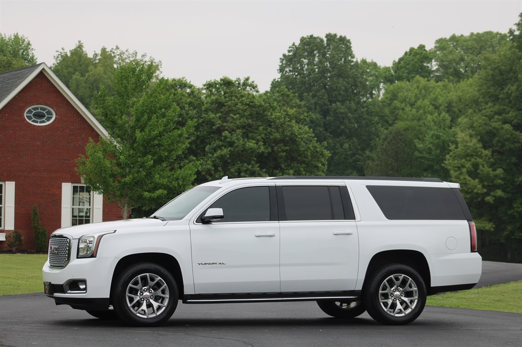 2016 GMC Yukon XL 1500 SLE photo