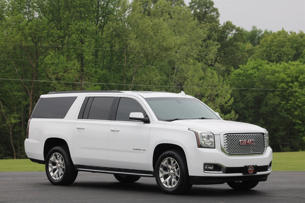 2016 GMC Yukon XL 1500 SLE photo