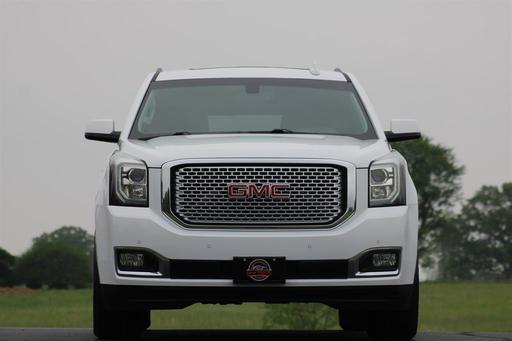 2016 GMC Yukon XL 1500 SLE photo