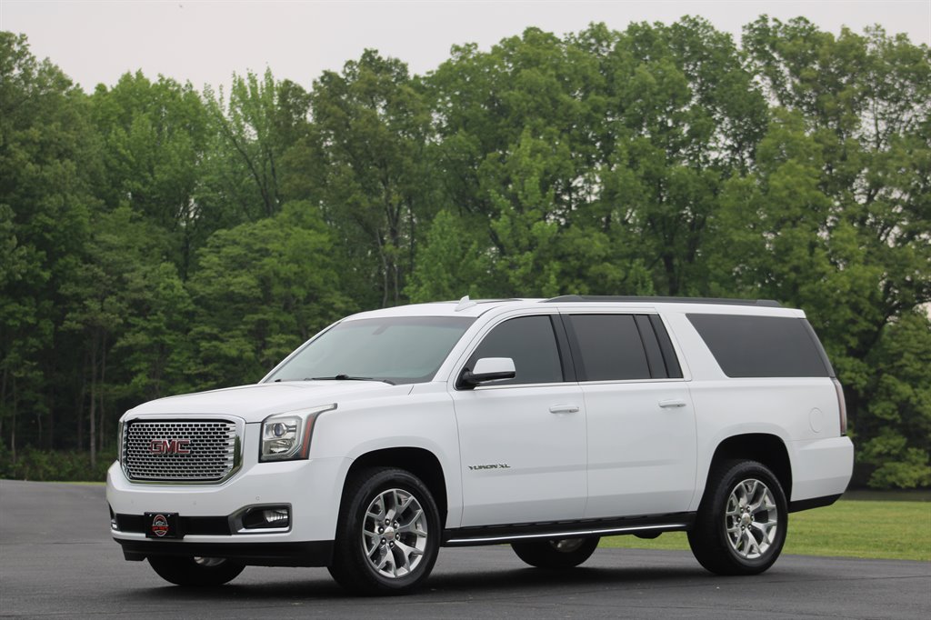 2016 GMC Yukon XL 1500 SLE photo