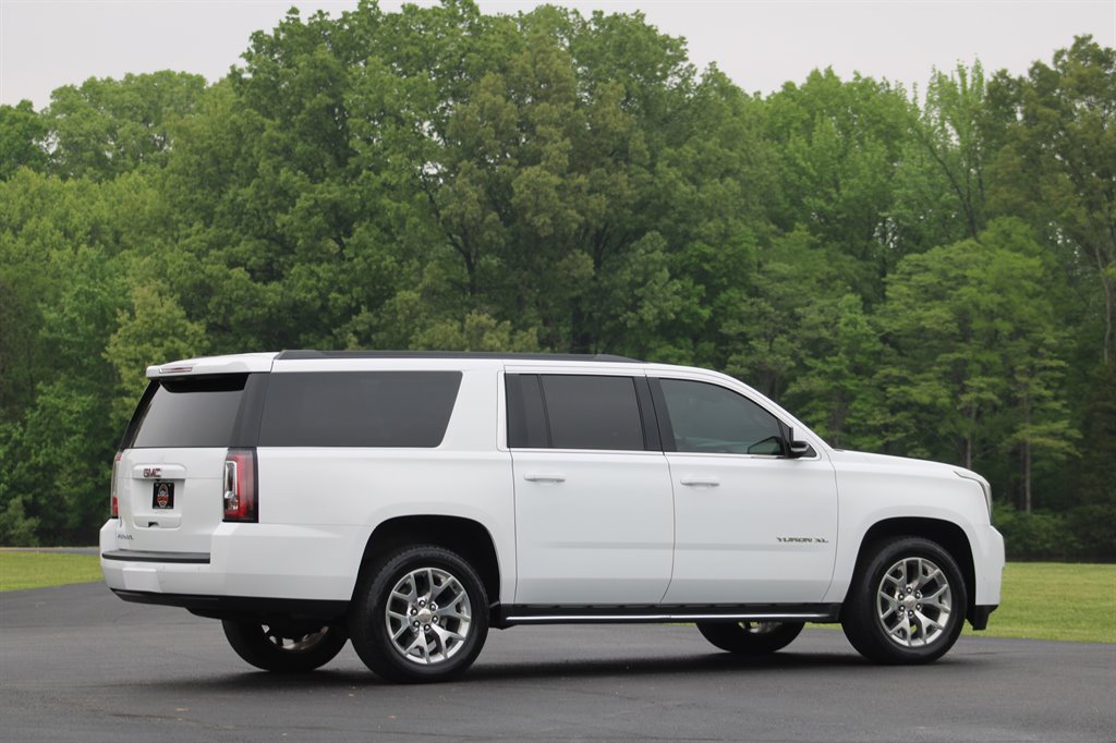 2016 GMC Yukon XL 1500 SLE photo
