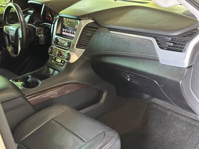 2016 GMC Yukon XL 1500 SLE photo