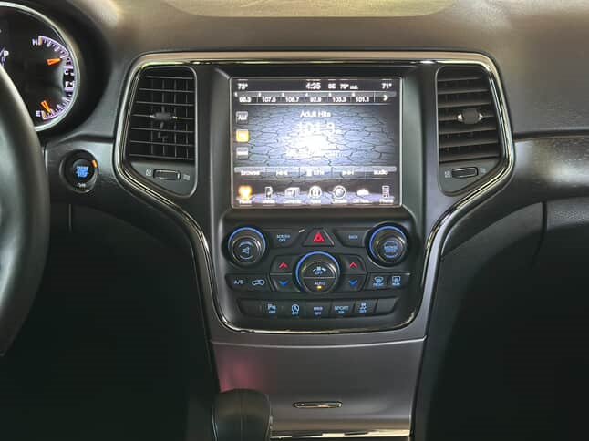 2017 Jeep Grand Cherokee Altitude  photo