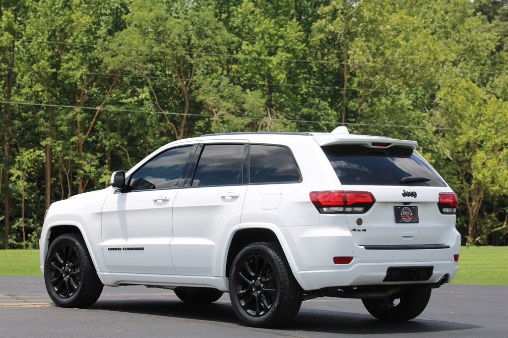 2017 Jeep Grand Cherokee Altitude  photo