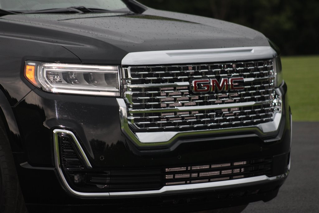 2022 GMC Acadia Denali photo