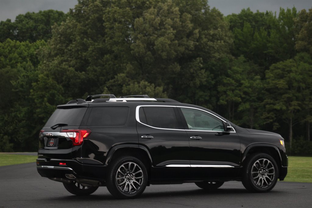 2022 GMC Acadia Denali photo