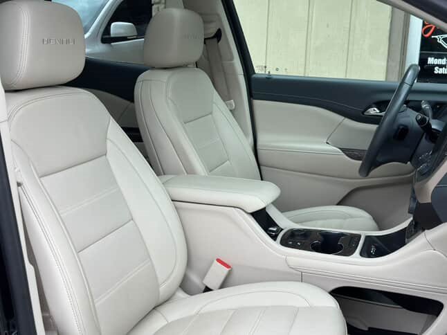2022 GMC Acadia Denali photo