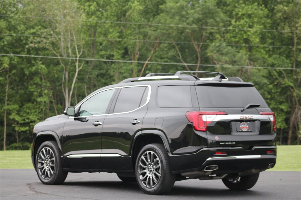 2022 GMC Acadia Denali photo