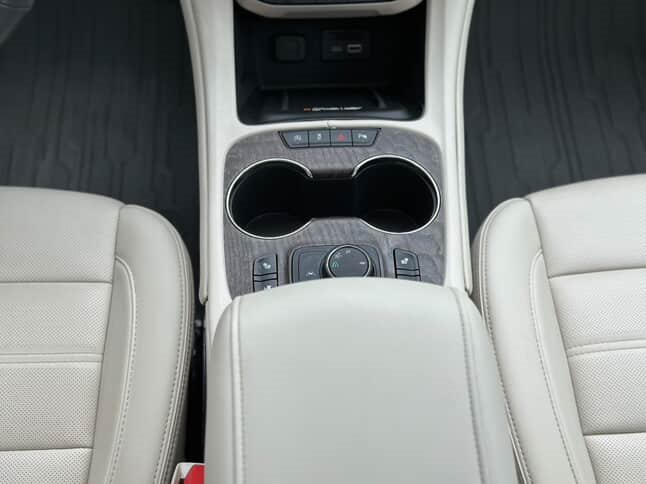 2022 GMC Acadia Denali photo