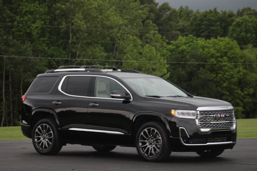2022 GMC Acadia Denali photo