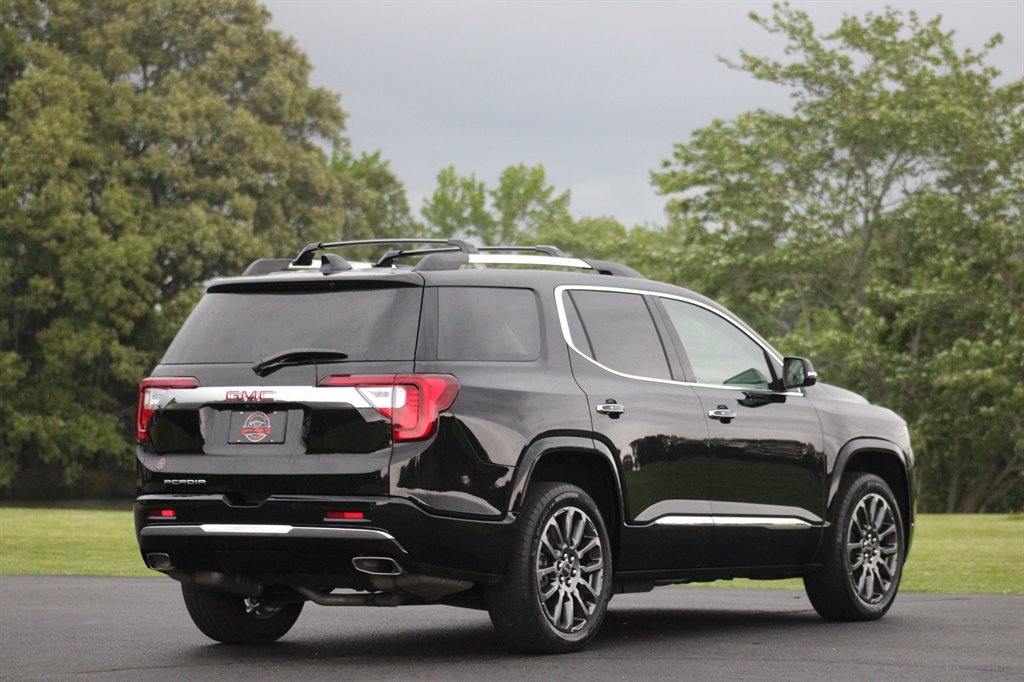2022 GMC Acadia Denali photo
