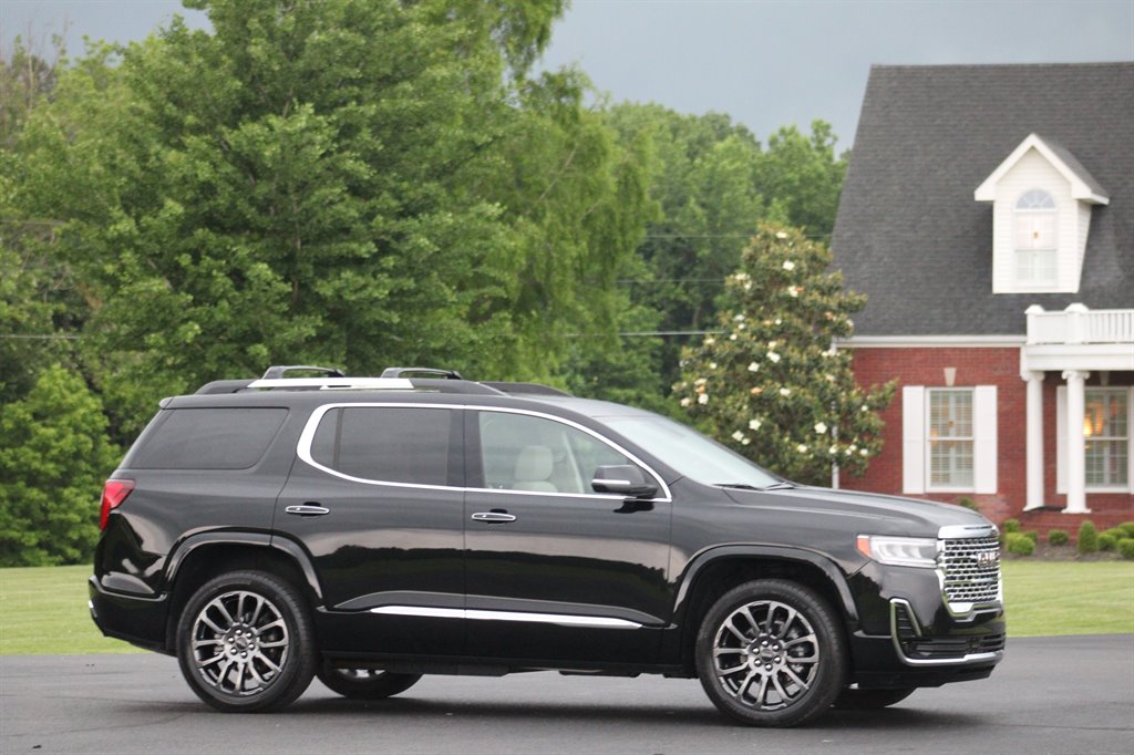 2022 GMC Acadia Denali photo